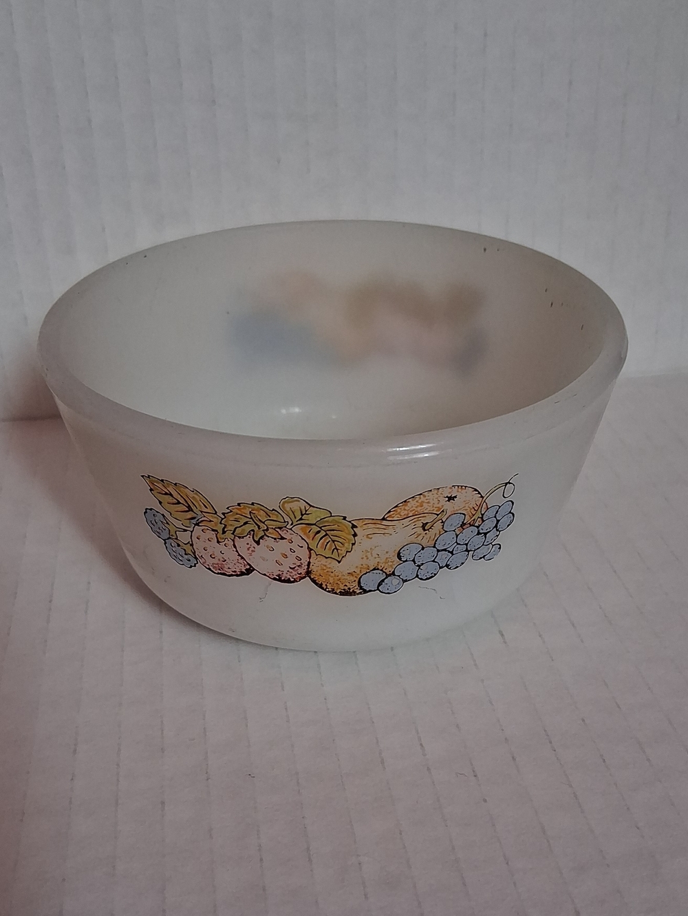 Vintage Anchor Hocking Fire King Berries Design Oven Proof Made In U.S.A